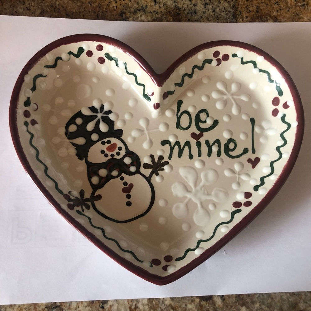 Valentine Day NWOT Expressly Yours Heart shape snowman plate